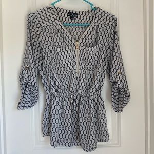 2/20$ Cinch waist black and white printed blouse